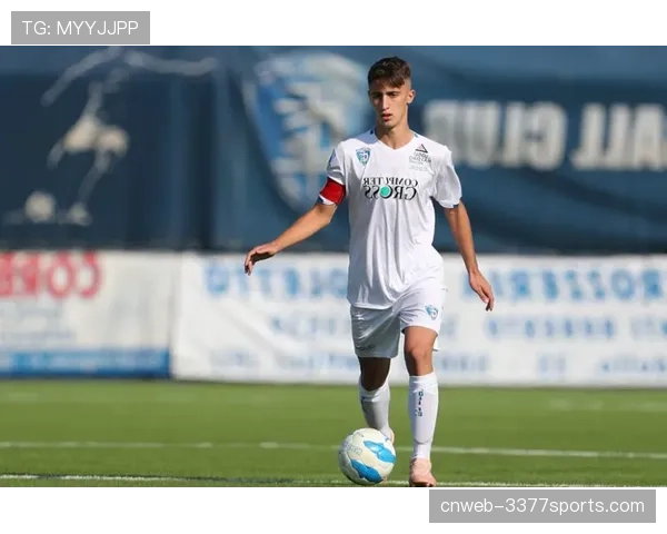 恩波利后场出球体系被高位压迫破解,门将与后卫间传球配合频现失误